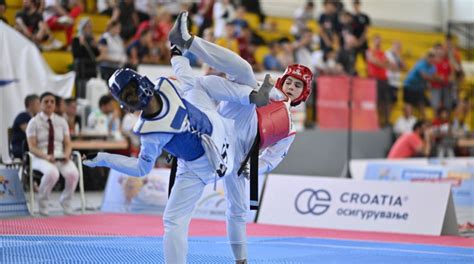 Битва за путевки: сибирские тхэквондисты определили лучших в Барнауле