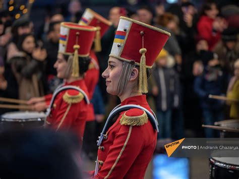 День Материнства и Красоты в Армении: Традиции и Современность