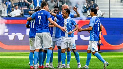 Футбол возглавил рейтинг самых популярных видов спорта в России