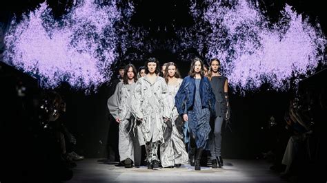 Московские студенты впервые представили коллекцию на китайской неделе моды — история успеха и новых возможностей