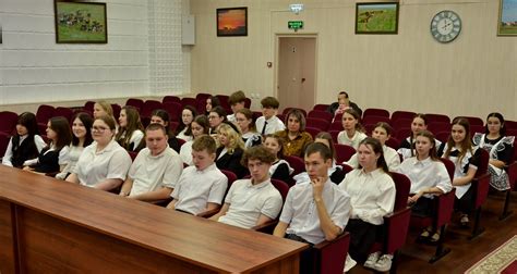 Новый взгляд на помощь: как в Ремонтненском районе обсуждали инициативы для семей и общественных проектов