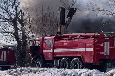 Пожар в Иркутске: двухэтажный деревянный дом вспыхнул на Софьи Перовской
