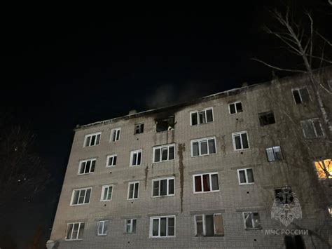 Пятерых эвакуировали из загоревшейся квартиры в Сургуте — в том числе ребенка