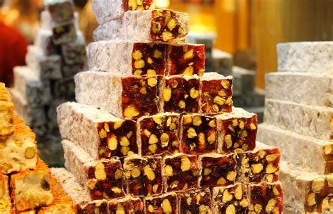 Восточные лакомства теряют позиции: россияне реже покупают щербет и другие сладости