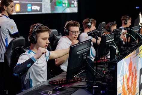 Звезда CS2 внезапно покинула киберспорт — что произошло?