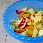 Selai apel kental dalam slow cooker